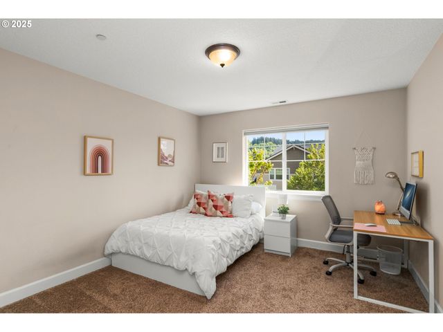 13053 Nw LOMBARDY Dr, Portland, OR 97229