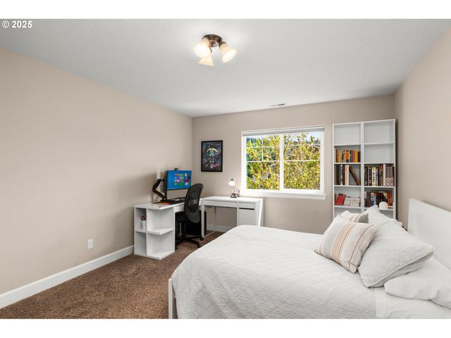 13053 Nw LOMBARDY Dr, Portland, OR 97229