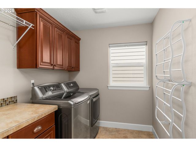 13053 Nw LOMBARDY Dr, Portland, OR 97229