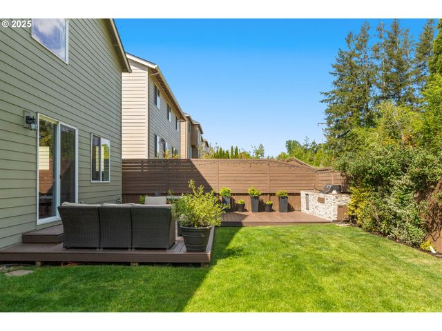 13053 Nw LOMBARDY Dr, Portland, OR 97229