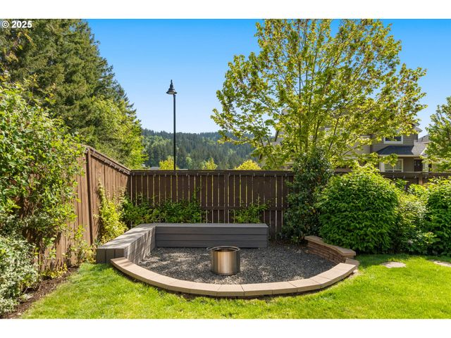 13053 Nw LOMBARDY Dr, Portland, OR 97229