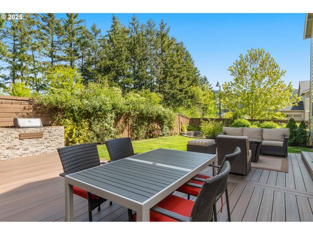 13053 Nw LOMBARDY Dr, Portland, OR 97229