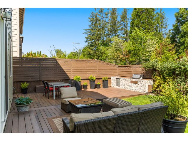 13053 Nw LOMBARDY Dr, Portland, OR 97229