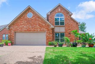 9800 Canyon Crest Circle, Irving, TX 75063