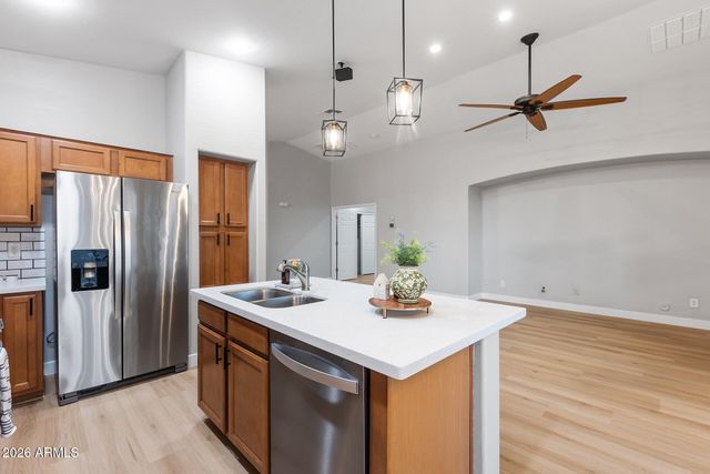 10361 W FOOTHILL Drive, Peoria, AZ 85383