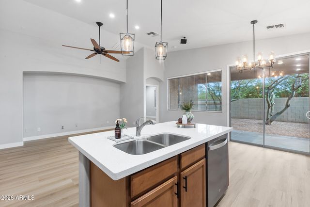 10361 W FOOTHILL Drive, Peoria, AZ 85383
