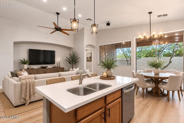 10361 W FOOTHILL Drive, Peoria, AZ 85383