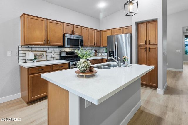 10361 W FOOTHILL Drive, Peoria, AZ 85383