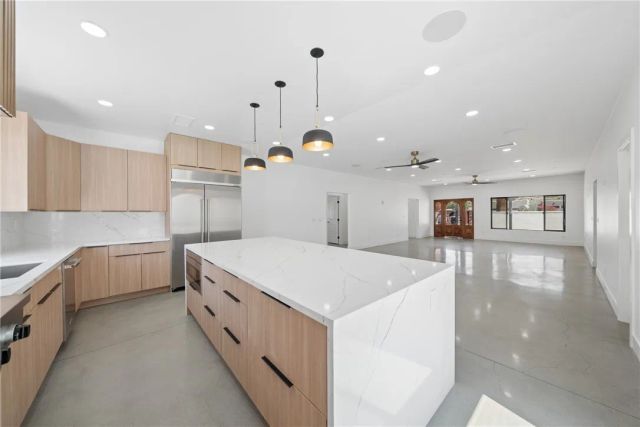 54217 Eisenhower, La Quinta, CA 92253