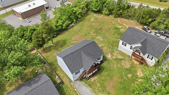 123 Vivian Ln, Carthage, TN 37030