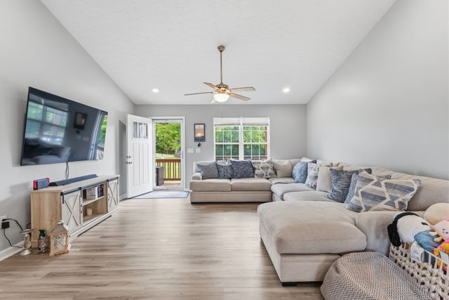 123 Vivian Ln, Carthage, TN 37030