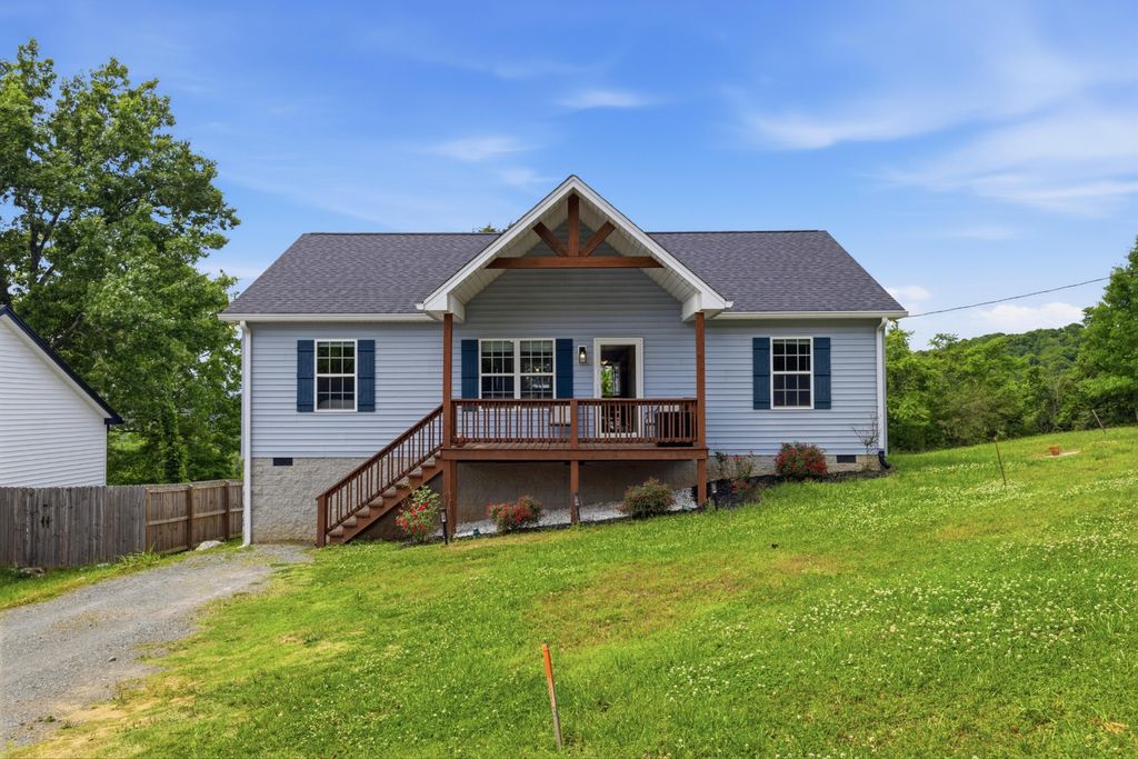 123 Vivian Ln, Carthage, TN 37030