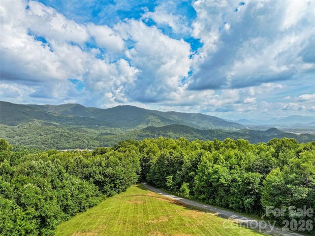 220 Mica Mine Road, Waynesville, NC 28786