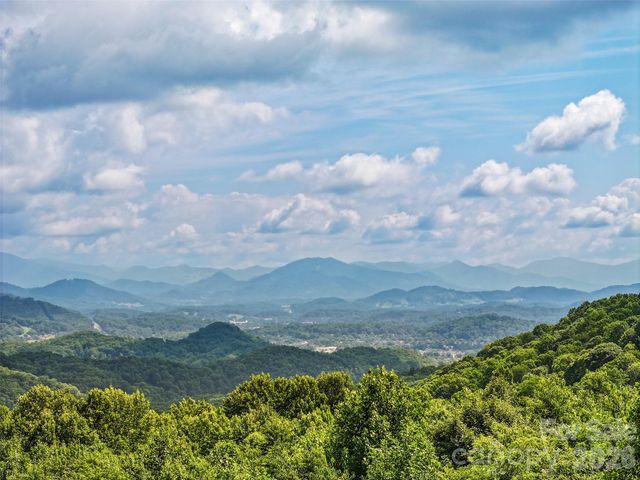 220 Mica Mine Road, Waynesville, NC 28786