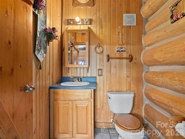 220 Mica Mine Road, Waynesville, NC 28786
