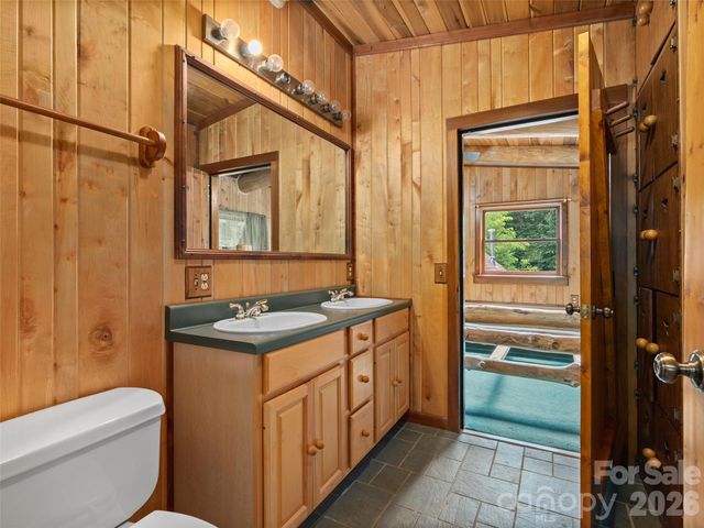 220 Mica Mine Road, Waynesville, NC 28786