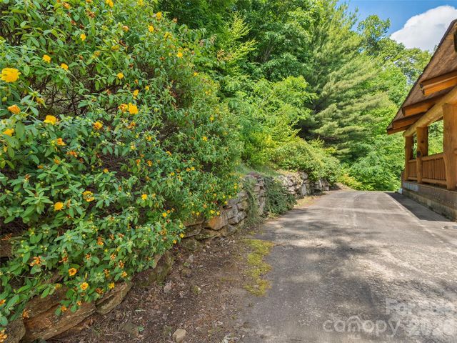 220 Mica Mine Road, Waynesville, NC 28786