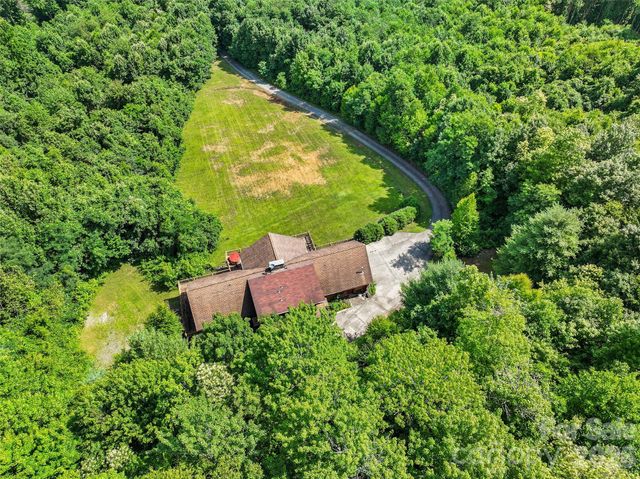 220 Mica Mine Road, Waynesville, NC 28786