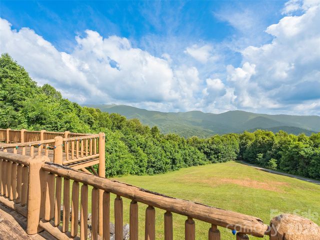 220 Mica Mine Road, Waynesville, NC 28786