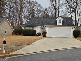 4900 Buckeye Place, Atlanta, GA 30349