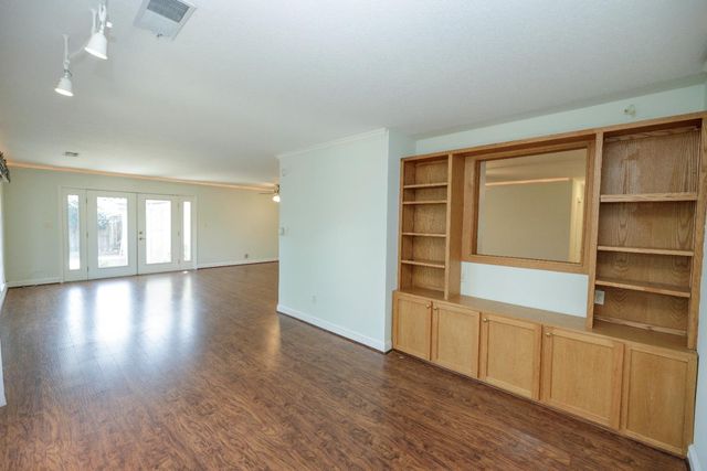 1618 Linwood Dr, Modesto, CA 95350