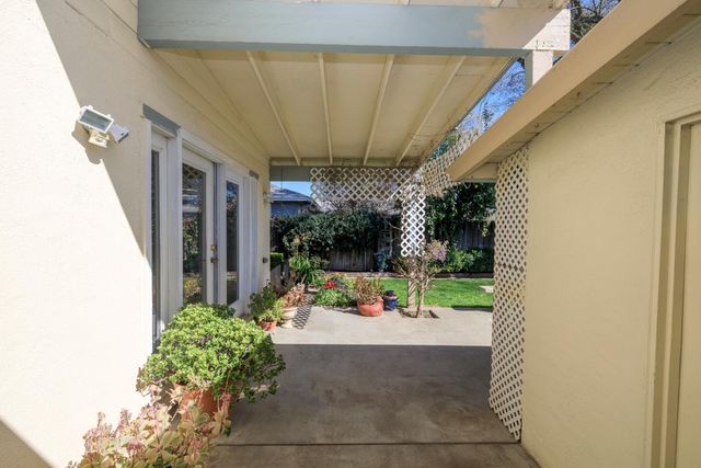 1618 Linwood Dr, Modesto, CA 95350