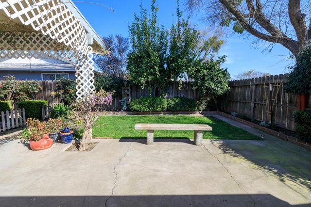 1618 Linwood Dr, Modesto, CA 95350