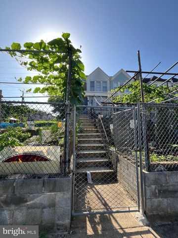 5135 F ST, Philadelphia, PA 19124