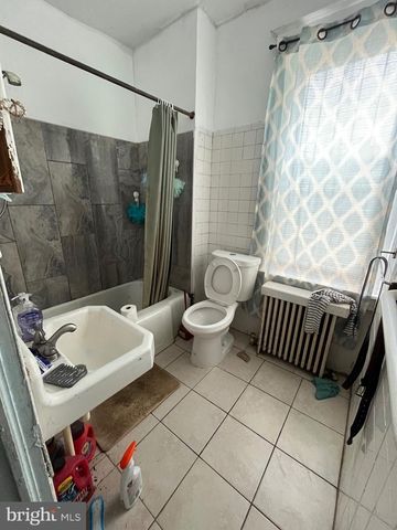 5135 F ST, Philadelphia, PA 19124
