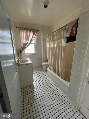5135 F ST, Philadelphia, PA 19124