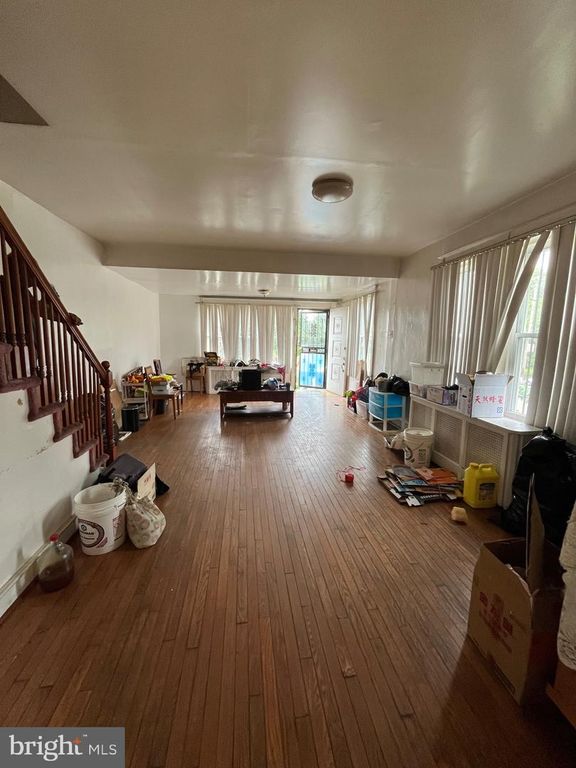 5135 F ST, Philadelphia, PA 19124