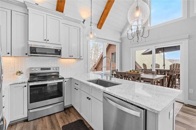 113 Knots Lane, Six Mile, SC 29682