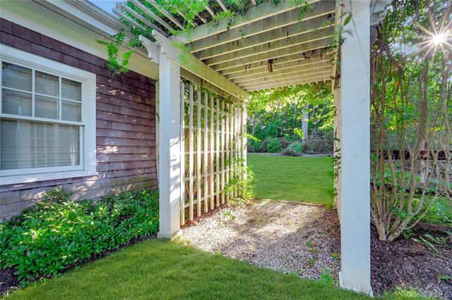 1600 Pine Tree Road, Cutchogue, NY 11935