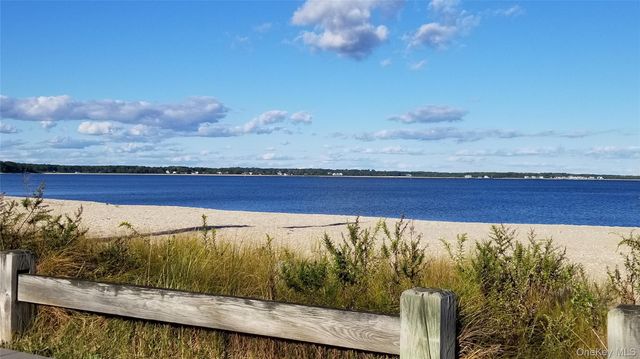 1600 Pine Tree Road, Cutchogue, NY 11935
