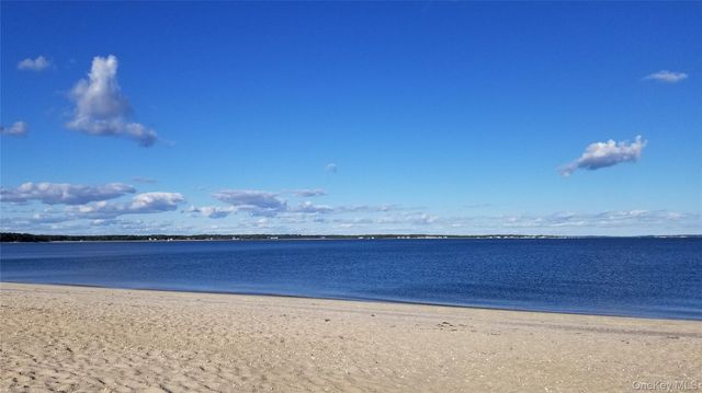 1600 Pine Tree Road, Cutchogue, NY 11935
