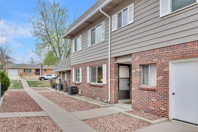 9867 Croke Drive, Denver, CO 80260