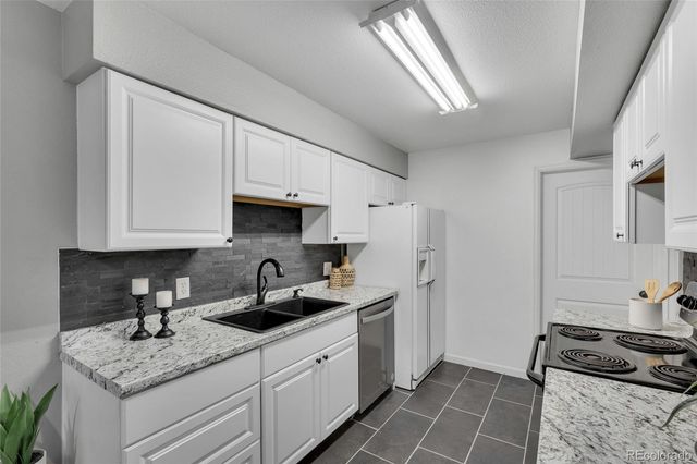 9867 Croke Drive, Denver, CO 80260