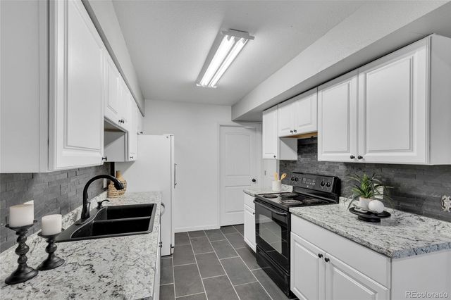 9867 Croke Drive, Denver, CO 80260