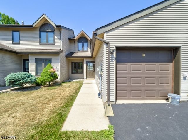 10 Plum Court, Raritan Twp., NJ 08822