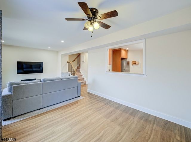10 Plum Court, Raritan Twp., NJ 08822