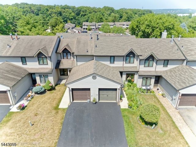 10 Plum Court, Raritan Twp., NJ 08822