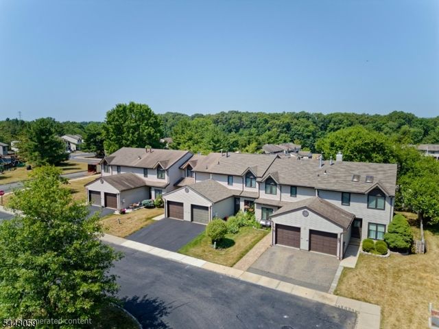 10 Plum Court, Raritan Twp., NJ 08822
