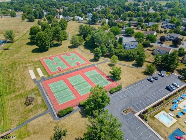 10 Plum Court, Raritan Twp., NJ 08822