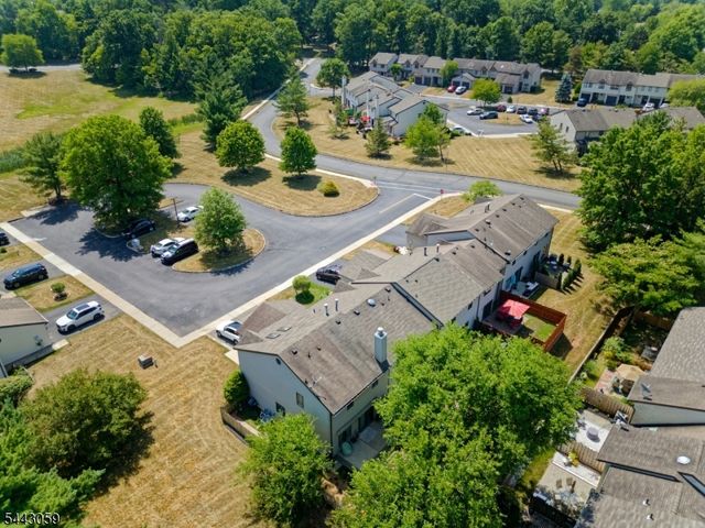 10 Plum Court, Raritan Twp., NJ 08822