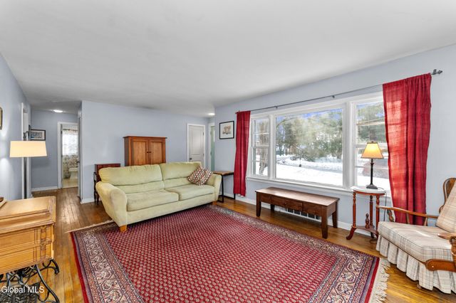 19 Sheffield Road, Glenville, NY 12302