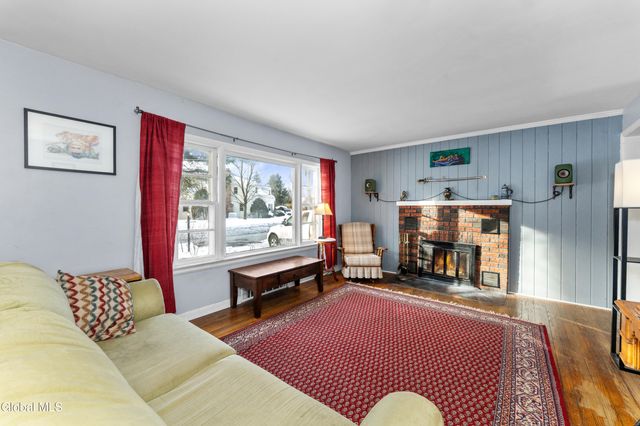 19 Sheffield Road, Glenville, NY 12302