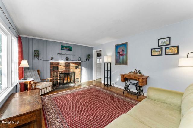 19 Sheffield Road, Glenville, NY 12302