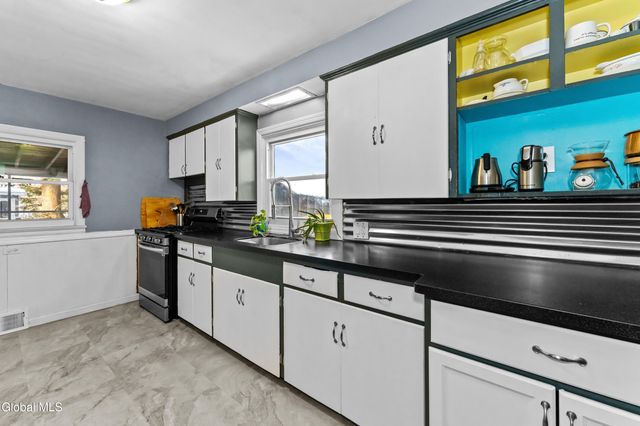 19 Sheffield Road, Glenville, NY 12302