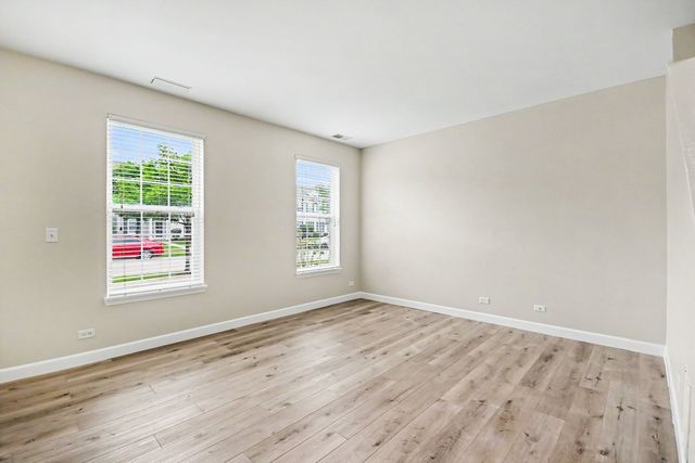 2531 Congress Avenue 2531, Aurora, IL 60503