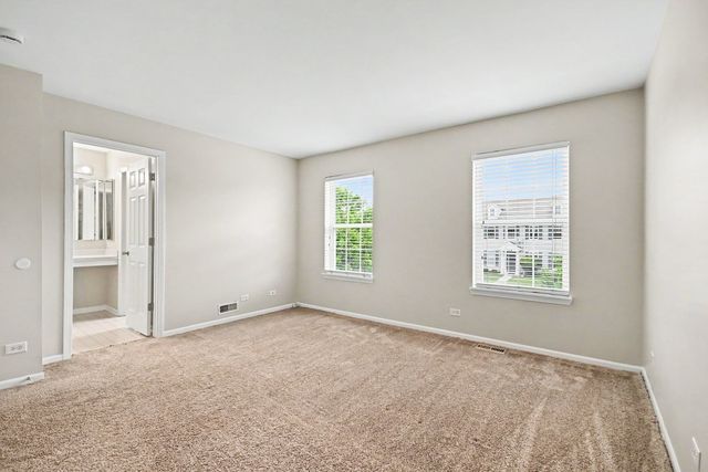 2531 Congress Avenue 2531, Aurora, IL 60503